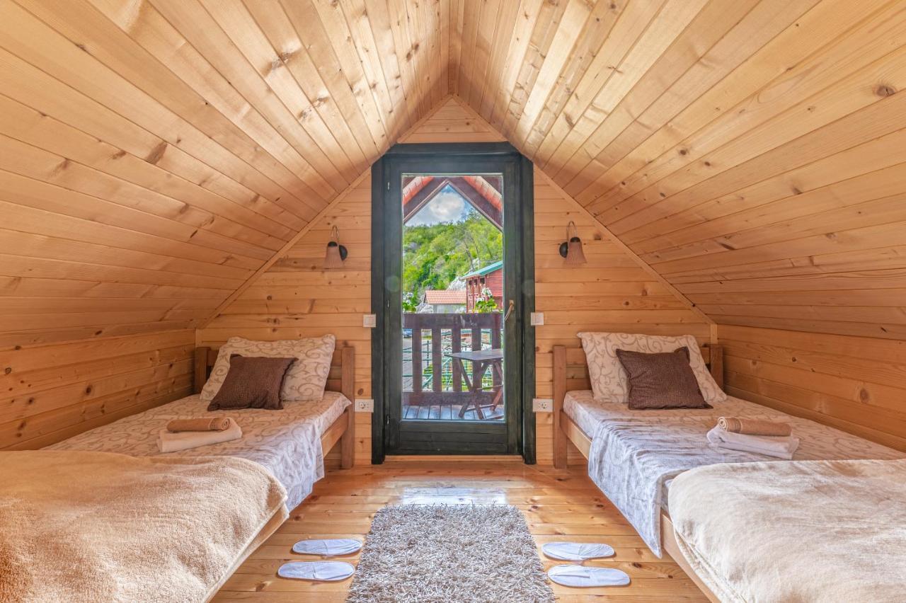 Village Ostrog Lodge