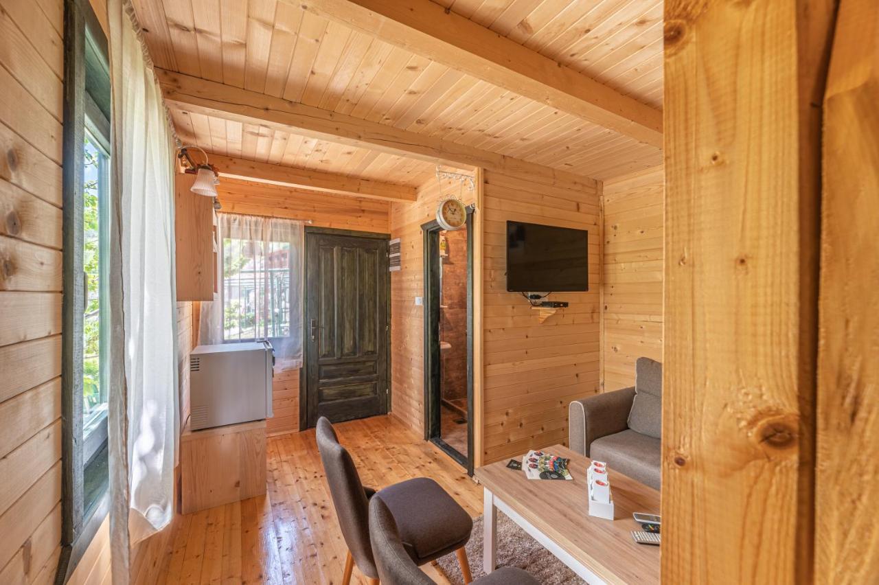 Village Ostrog Lodge *