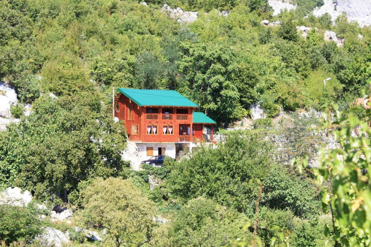 Lodge Village Ostrog *